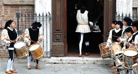 palio siena contrada trial meal run museum